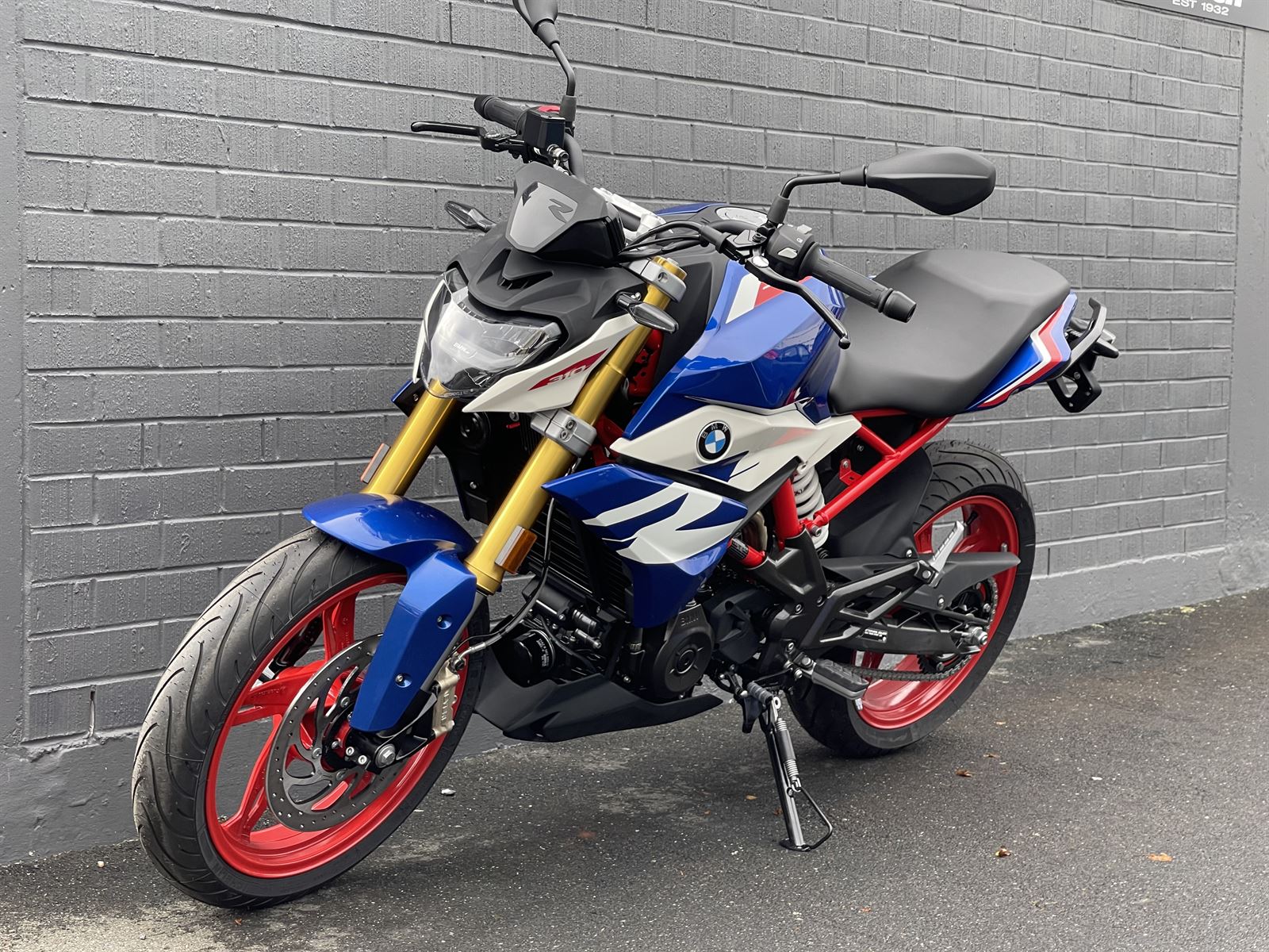 BMW G310R 2024 McIver Veitch Motorcycles Harley Davidson BMW