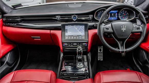 2017 Maserati Quattroporte GTS 3.8Twin-Turbo V8 390kW