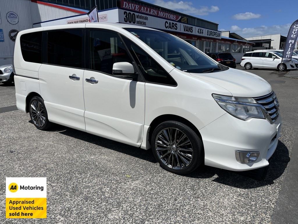 Nissan Serena 2015