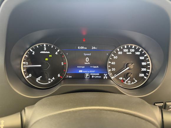 New Nissan Navara ST