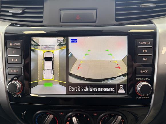 New Nissan Navara ST