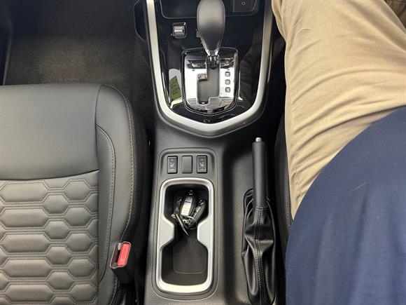 New Nissan Navara ST-X