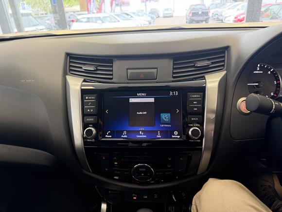 New Nissan Navara ST-X