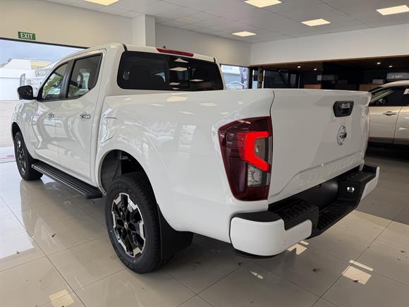 New Nissan Navara ST-X