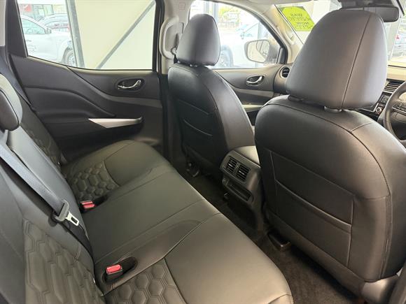 New Nissan Navara ST-X