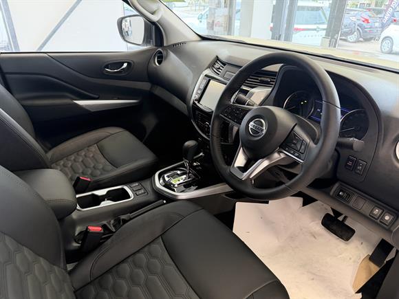 New Nissan Navara ST-X