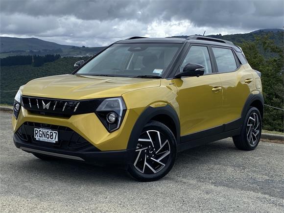 Mahindra XUV3XO AX7L 1.2pt/6at 2025