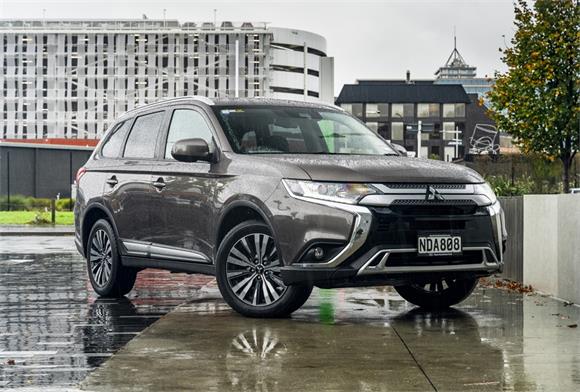 Mitsubishi Outlander LS 2.4Petrol 4WD 2020