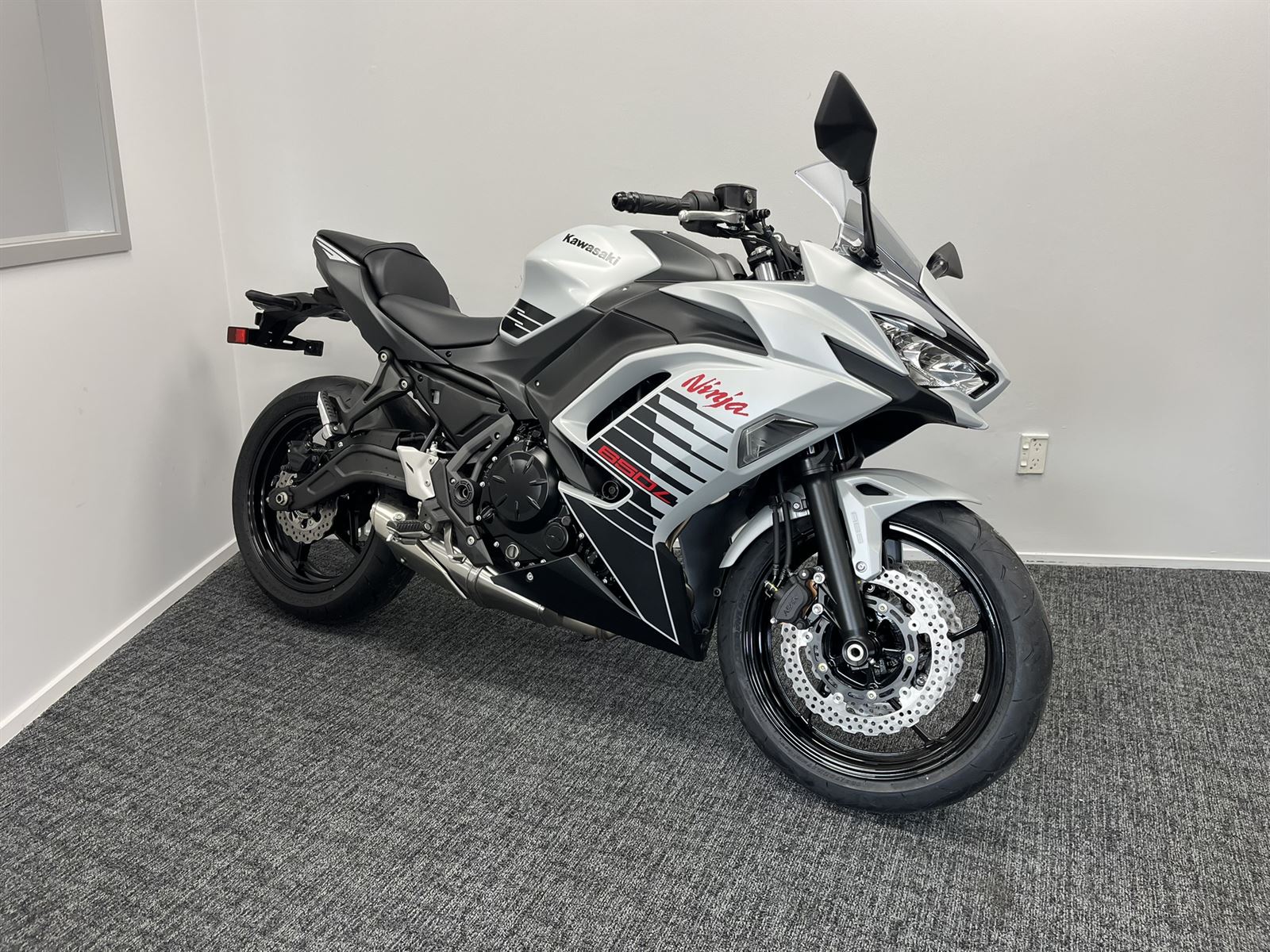 Kawasaki EX650 Ninja 650 LAMS 2026 - The best site for Motorbikes