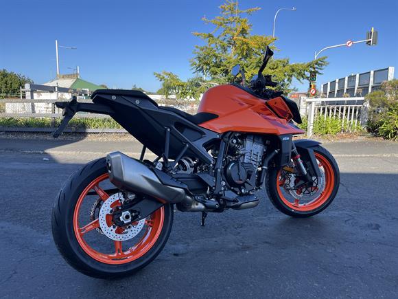 New KTM Duke 990 Duke 1.99% FINANCE
