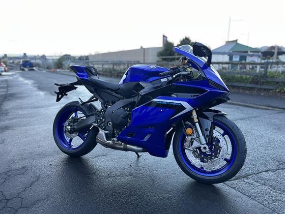 Yamaha YZF R9 2025