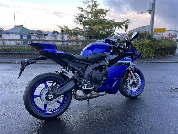New Yamaha YZF R9