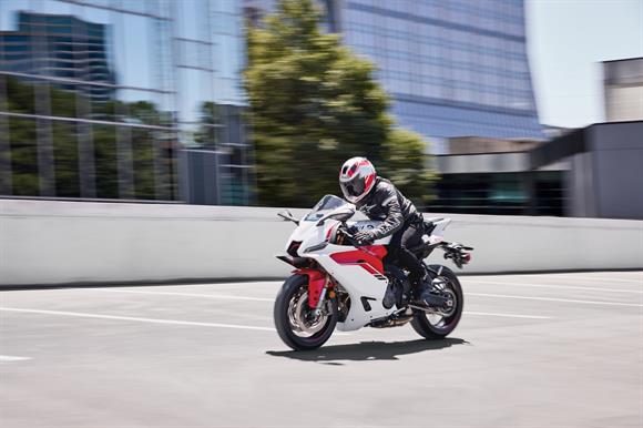 New Yamaha YZF R9