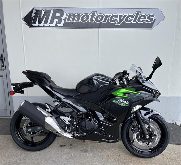 Kawasaki EX500 Ninja 500 2025