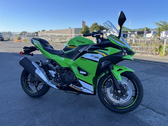 Kawasaki EX500 Ninja 500 SE KRT 2025