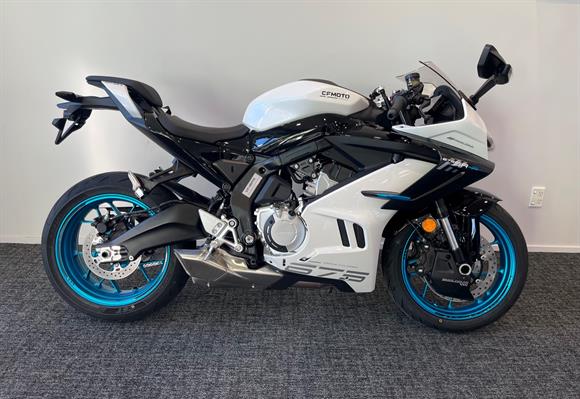 New CFMoto 675SR-R 675SR-R