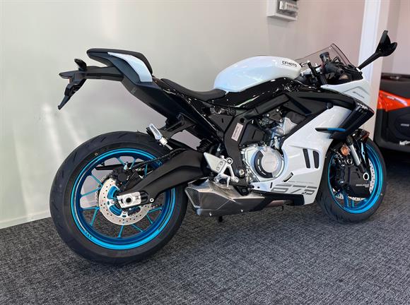 New CFMoto 675SR-R 675SR-R
