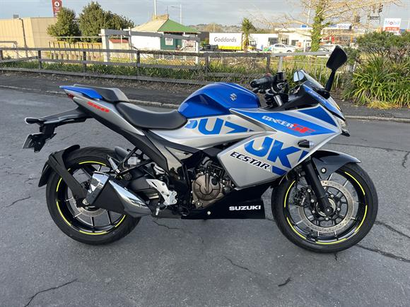 2025 Suzuki GSX250 FR