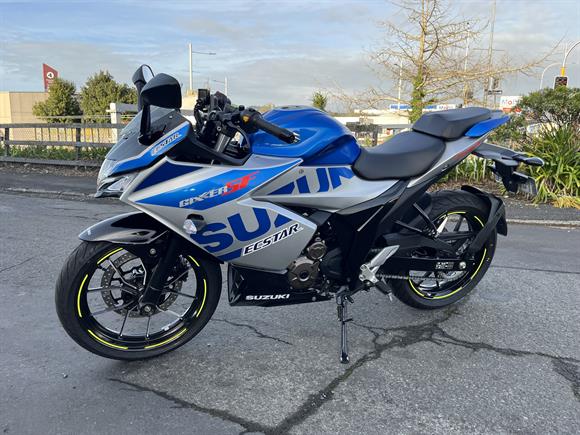 2025 Suzuki GSX250 FR