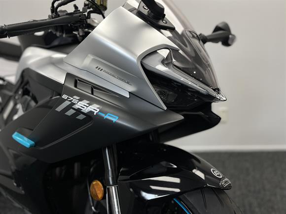 New CFMoto 675SR-R 675SR-R