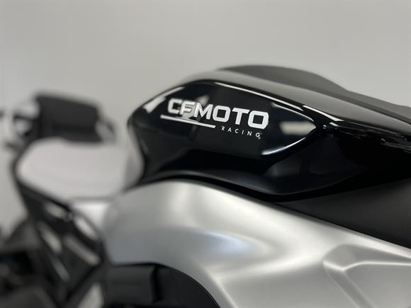 New CFMoto 675SR-R 675SR-R