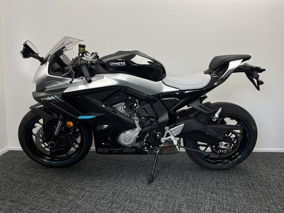 New CFMoto 675SR-R 675SR-R