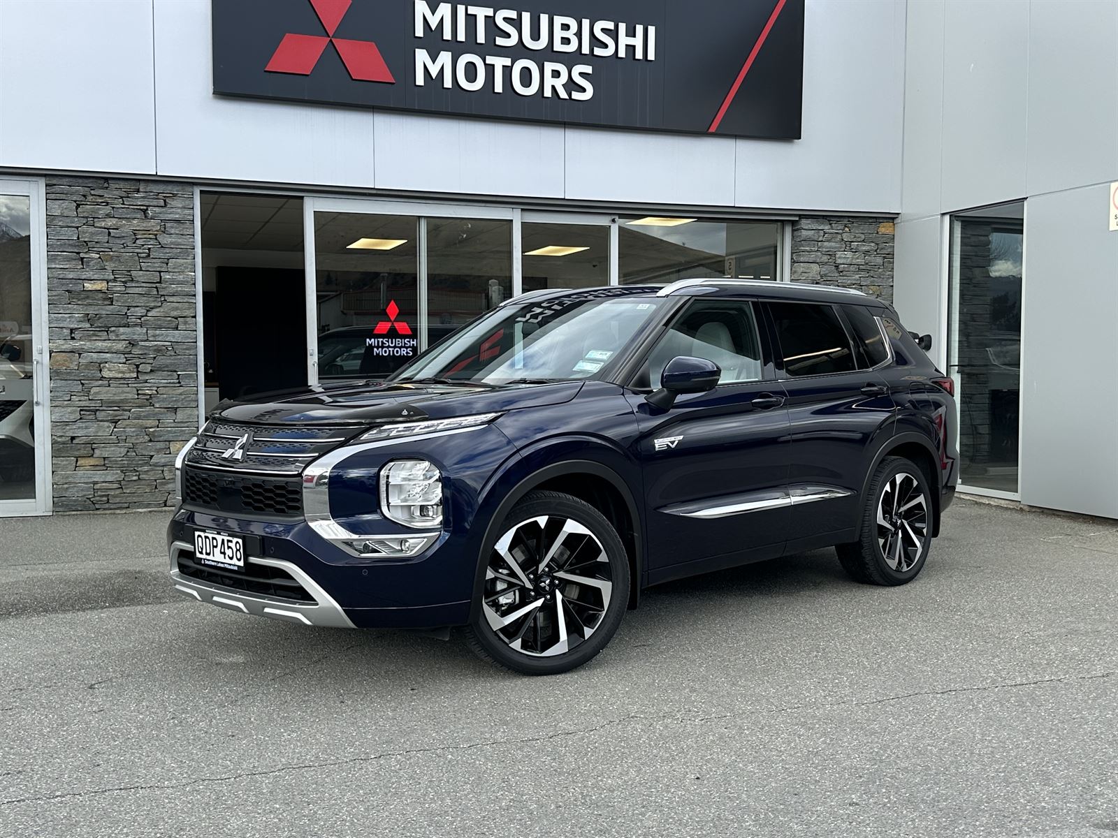 Mitsubishi Outlander 2023
