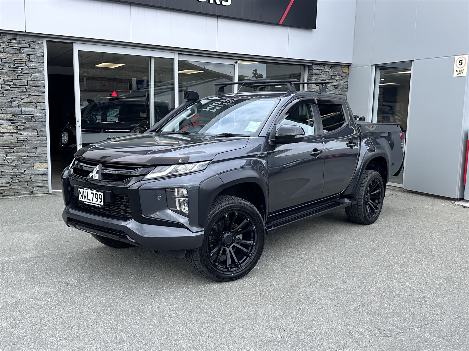 Mitsubishi Triton 2021