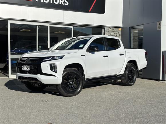Mitsubishi Triton DC GLSB 4WD 6AT 2021