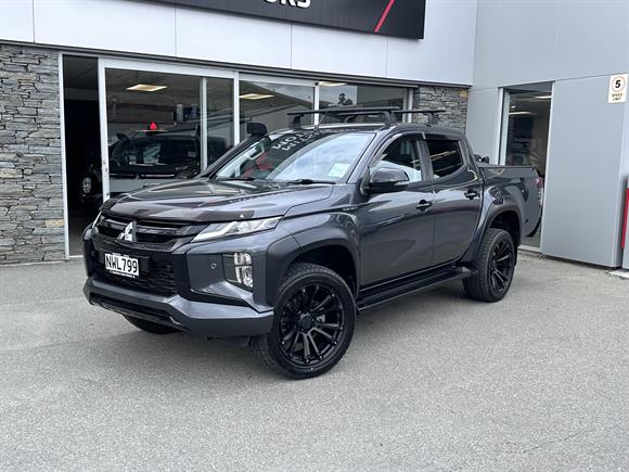 Mitsubishi Triton DC GLSB 4WD 6AT 2021