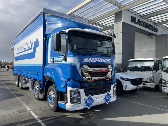 Isuzu CYJ530 AMT 8x4 2025