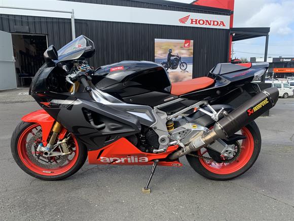 2008 Aprilia RSV1000R