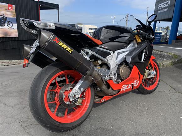 2008 Aprilia RSV1000R