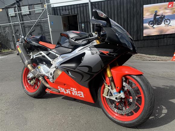 2008 Aprilia RSV1000R