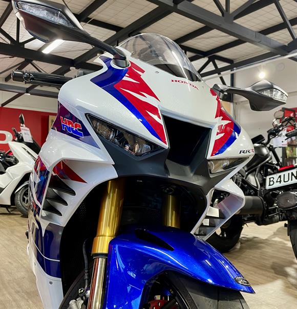 Honda CBR1000 RR-R Fireblade SP 30th Anniversary 2023
