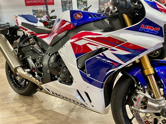 2023 Honda CBR1000 RR-R Fireblade SP 30th Anniversary