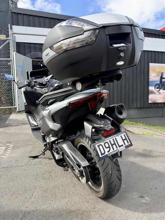 2026 Yamaha T Max XP560E