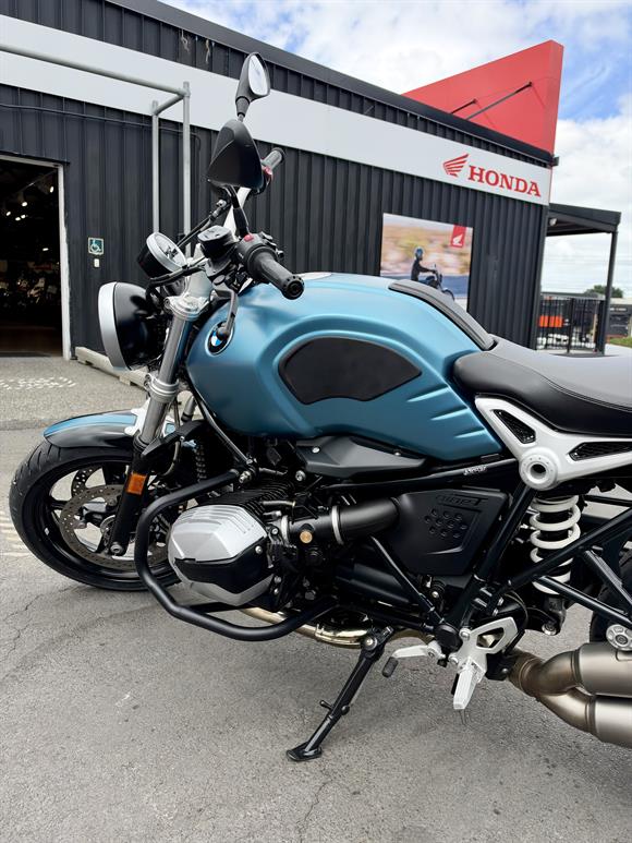 2023 BMW R Nine T PURE K22