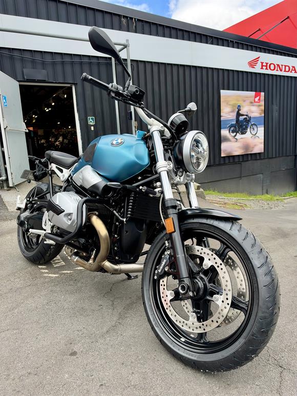 2023 BMW R Nine T PURE K22