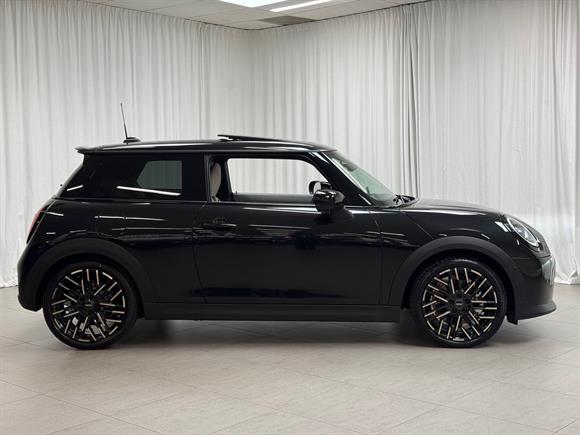 2025 MINI Hatch Hatchback