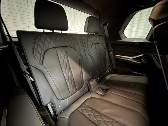 2025 BMW X7 RV-SUV