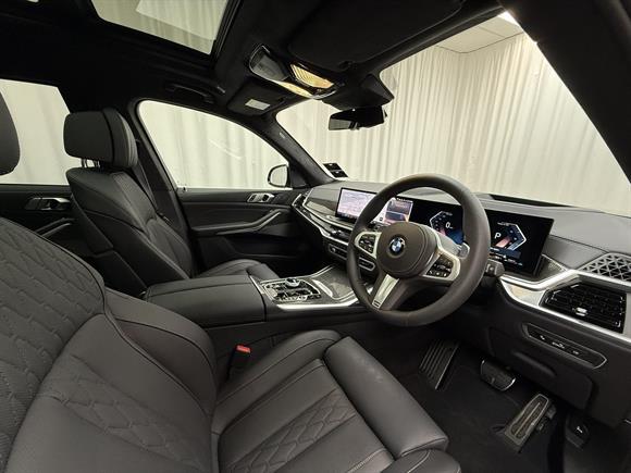 2025 BMW X7 RV-SUV