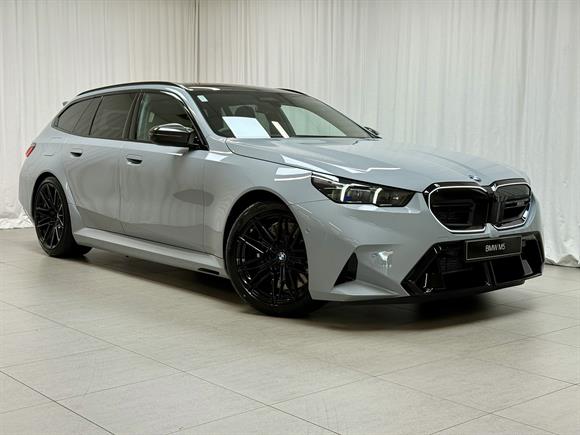 BMW M5 Station Wagon 2025