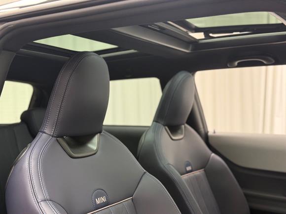 2025 MINI Hatch Hatchback