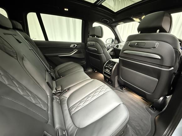 2025 BMW X7 RV-SUV