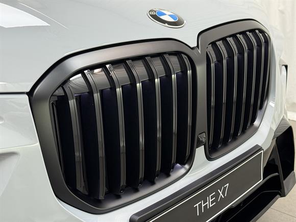 2025 BMW X7 RV-SUV