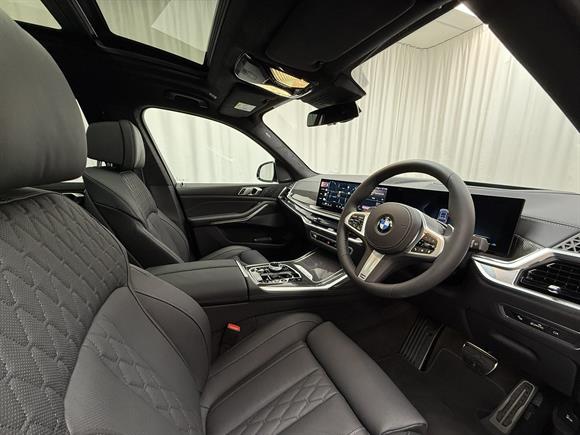 2025 BMW X7 RV-SUV