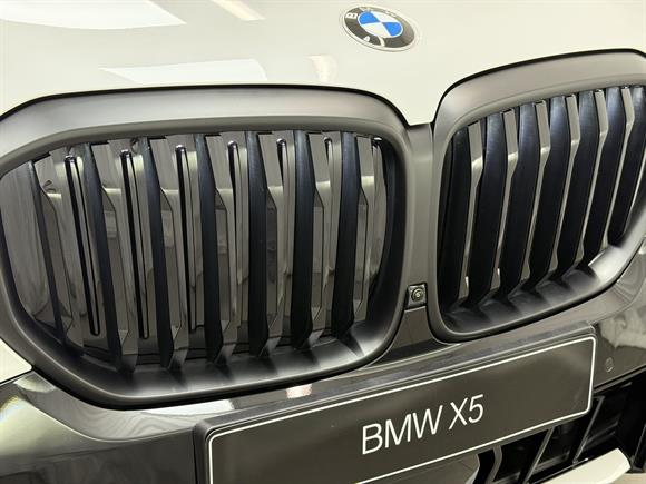 2025 BMW X5 RV-SUV