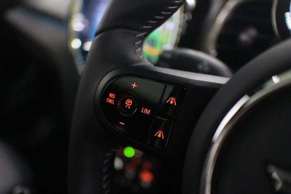 2023 MINI Hatch Station Wagon