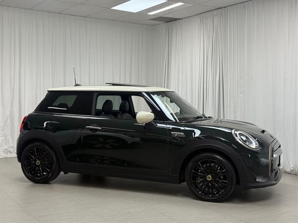 2023 MINI Hatch Station Wagon